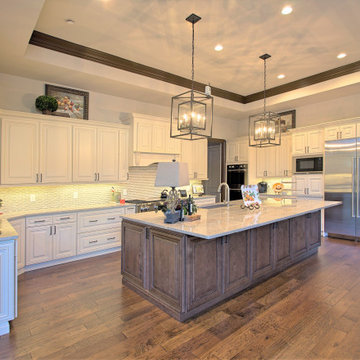 Entertainers Traditional Kitchen