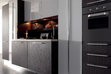 Example of a trendy kitchen design in Los Angeles