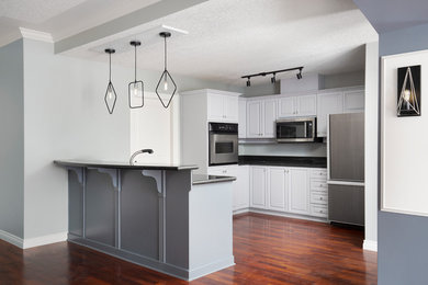 Design ideas for a traditional kitchen in Calgary.