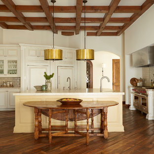 Southwestern kitchen inspiration - Kitchen - southwestern medium tone wood floor kitchen idea in Phoenix