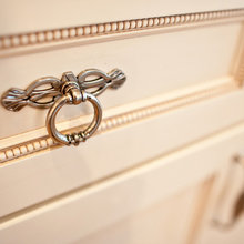 drawer pulls and knobs