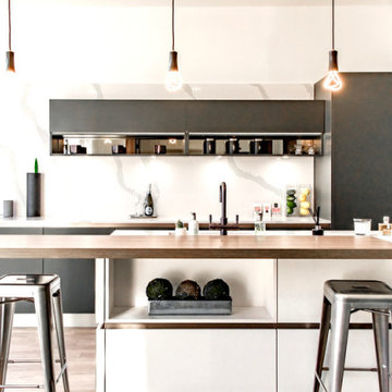 Ex Display Bespoke Kitchen with Island, Worktops and Appliances