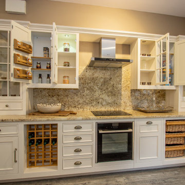 Ex Display Kitchen, Harvey Jones Original In Frame Run, Dresser & Butchers Block