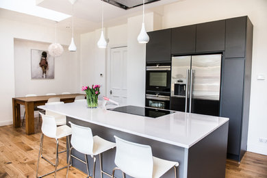 Photo of a contemporary kitchen in Glasgow.