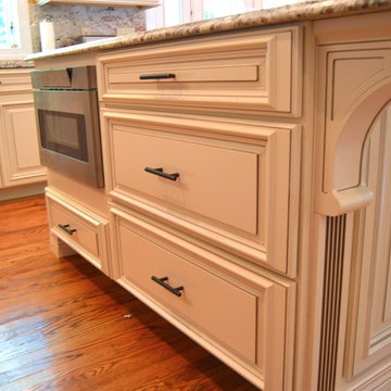 Fairfax Station Painted Traditional Kitchen