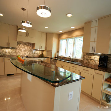 Fairfax VA Modern Reno-Kitchen/Baths/Living area