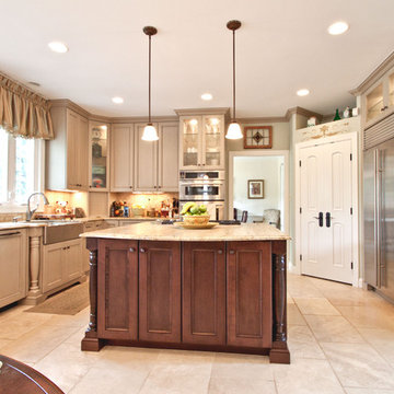 Family 14 Kitchen 1