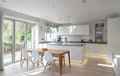 Bright Modern Kitchen With Smooth Lines and a Relaxed Vibe