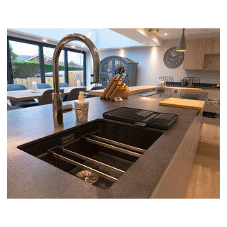 Family Room extension adds huge space to a bungalow - Contemporary ...