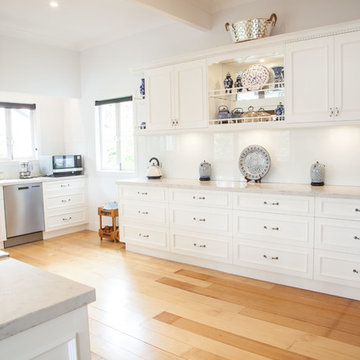 Farmers - French Provincial - White "Milk"