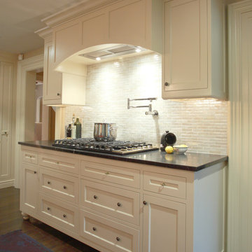 Farmhouse Kitchen Range & Hood