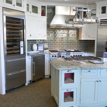 FBS SHOWROOM 512 E. Dallas Rd. Grapevine TX 76051