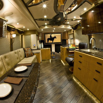 Featherlite Coach 1393