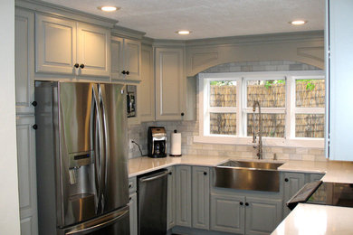 Example of an eclectic kitchen design in Orlando