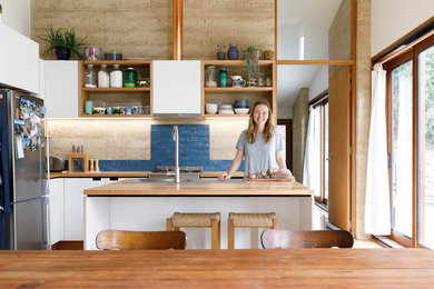 Example of a trendy kitchen design in Hobart