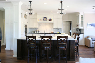 Inspiration for a timeless kitchen remodel in Austin