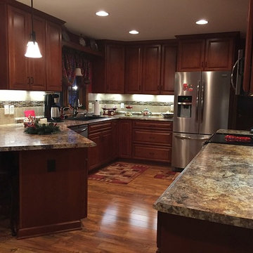 FINISHED PROJECT, ALDER CABINETS IN THE KITCHEN