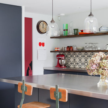 Flashes of red lift this monochrome scheme