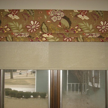 Flat Valance with folds for a kitchen window