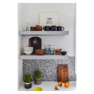 Floating Shelves In Modern Kitchen Jennifer Gustafson Interior Design Img~6ec1ffef0a78b53c 4332 1 5cdd55a W320 H320 B1 P10 