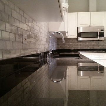 Floor and Backsplash on N Greenview Ave, Chicago, IL
