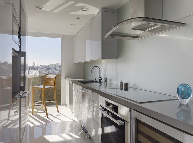 Modern Kitchen by Mark English Architects, AIA