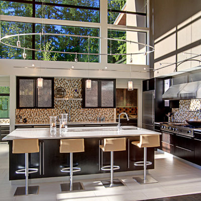 Trendy kitchen photo in Seattle with stainless steel appliances
