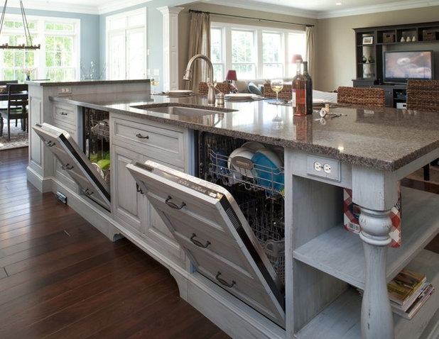 American Traditional Kitchen by Mullet Cabinet