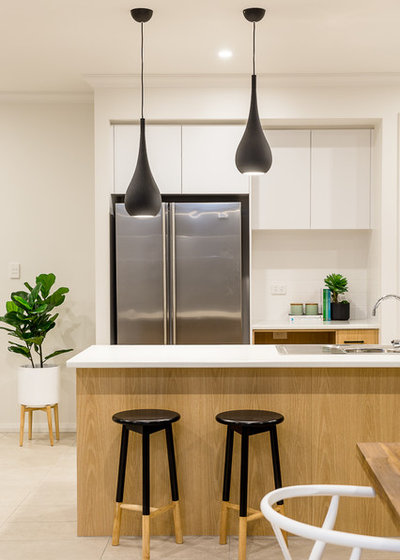 Contemporary Kitchen by Inarc Interior Design