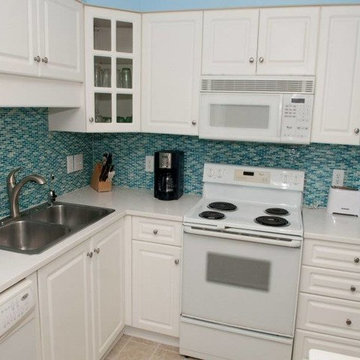 Freeman Residence: TURQUOISE & BLUE beach condo kitchen