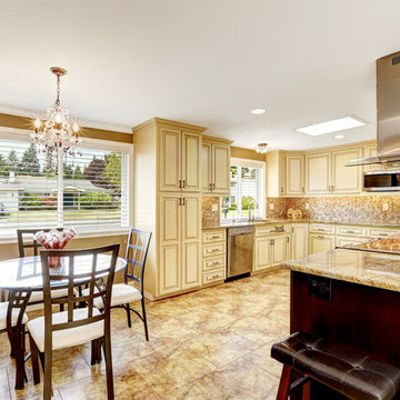 French Country & Traditional Kitchen