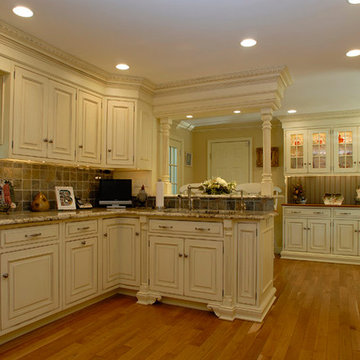 French Country Kitchen Oberholtzer Custom Cabinetry Img~3ee1c35303d6c2d1 0348 1 B57356d W360 H360 B0 P0 
