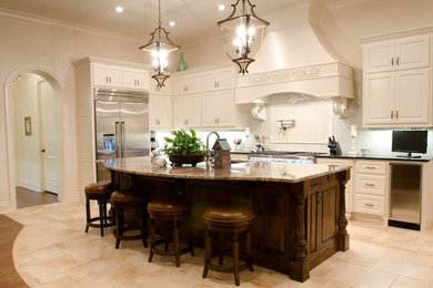 Inspiration for a timeless kitchen remodel in Austin