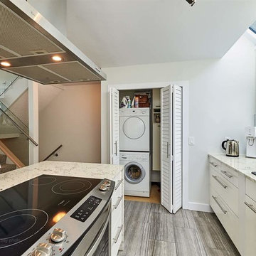 Fresh kitchen, glass, stainless steel railings