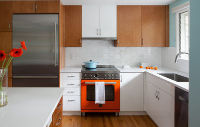 Kitchen of the Week: Colorful Boost for a Midcentury Kitchen
