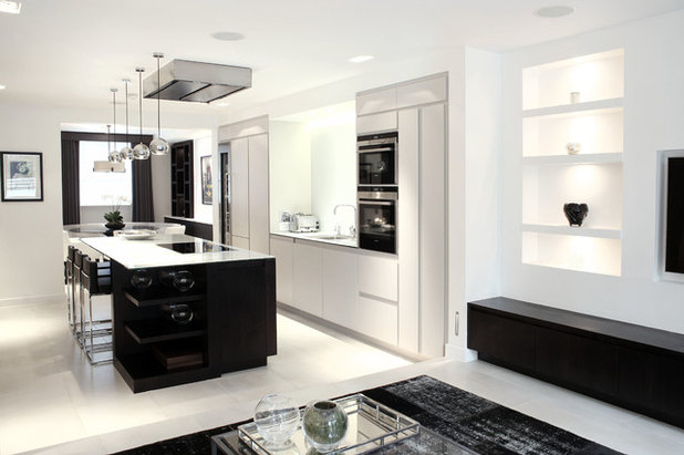 Contemporary Kitchen by PEEK Architecture + Design Ltd