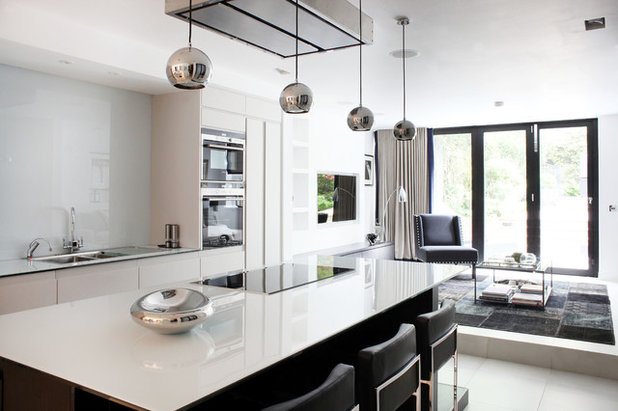 Contemporary Kitchen by PEEK Architecture + Design Ltd