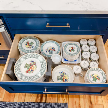 Full extension heavy duty drawers for everyday dishes