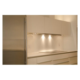 52 Apartment Kitchen Ideas That Are Renter-Friendly - The Spruce - Modern Kitchens In High-Rise Apartment Towers