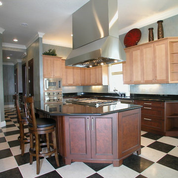 Galveston Transitional Kitchen, Bright and Dramatic with an island range & hood!