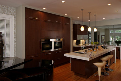 Inspiration for a contemporary kitchen remodel in Jacksonville