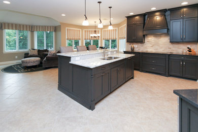 Example of a kitchen design in Indianapolis