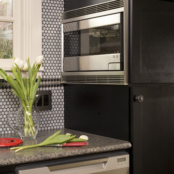 Gentleman's Kitchen - Built-in Microwave