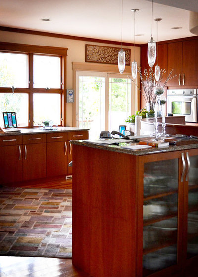 Traditional Kitchen by Colleen Brett