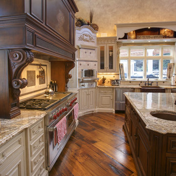 Giallo Capela Granite with Cove Dupont Edge