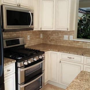 Giallo Comfort Kitchen