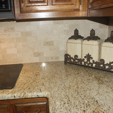 Giallo Ornamental Granite Countertop/Crema Marfil Backsplash