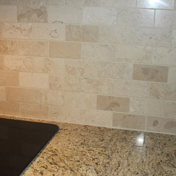 Giallo Ornamental Granite Countertop/Crema Marfil Backsplash