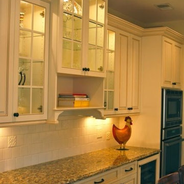 Glass doors, glass shelves, with lighted cabinets