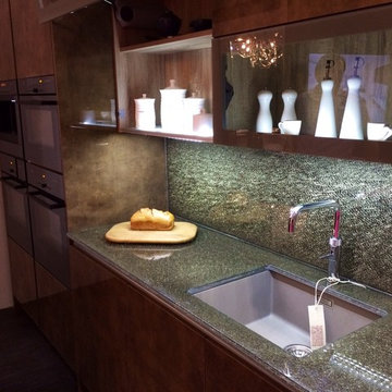 Glass Splashback and worktop with crackle glass
